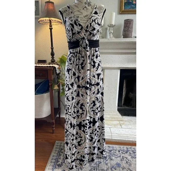 Soma Elegant Black and Cream Maxi Dress - Picture 1 of 7